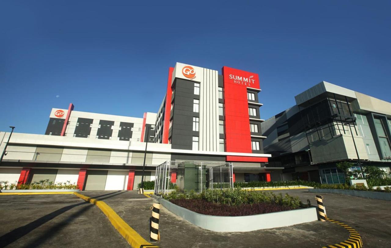 Go Hotels Plus Naga Exterior foto