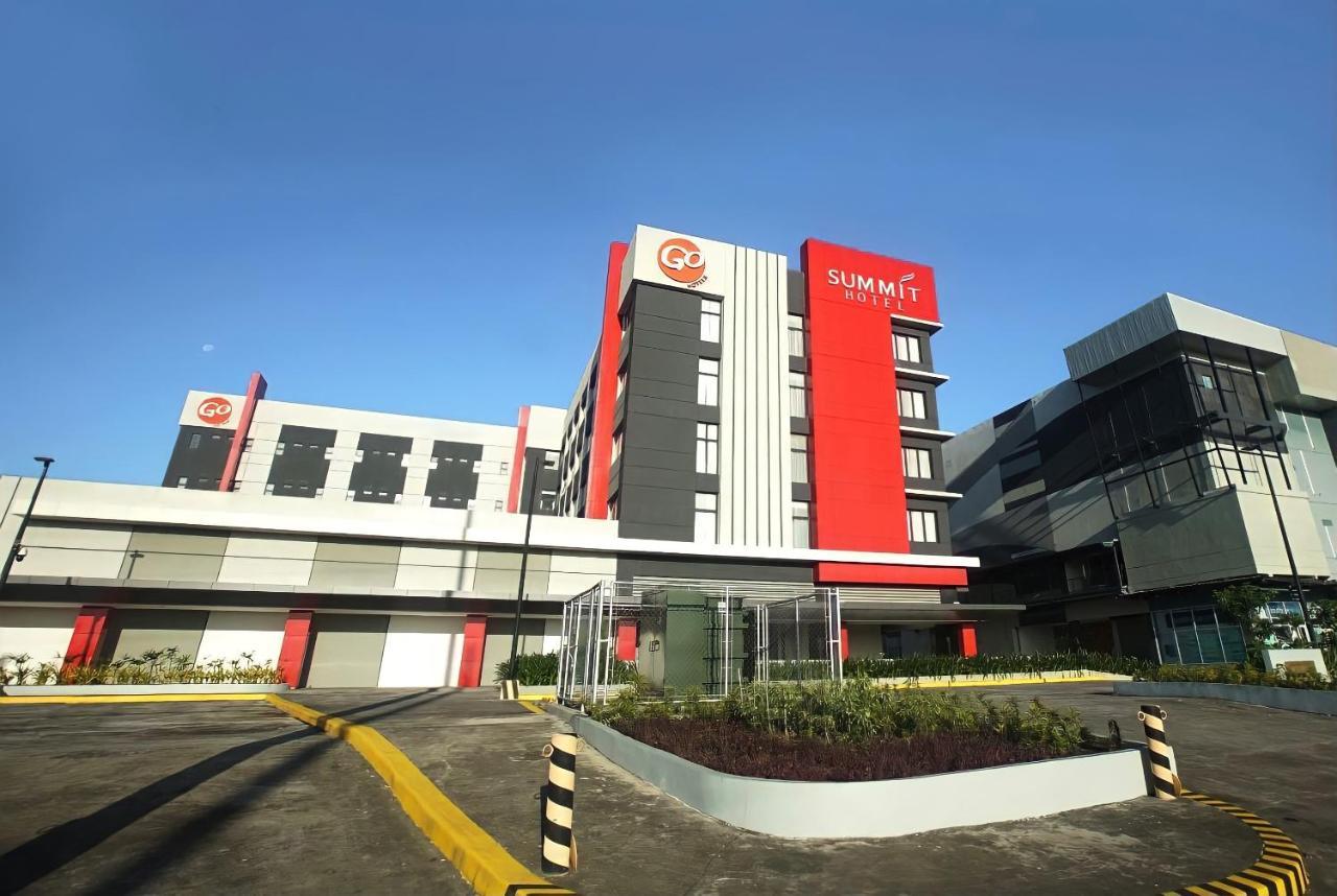 Go Hotels Plus Naga Exterior foto