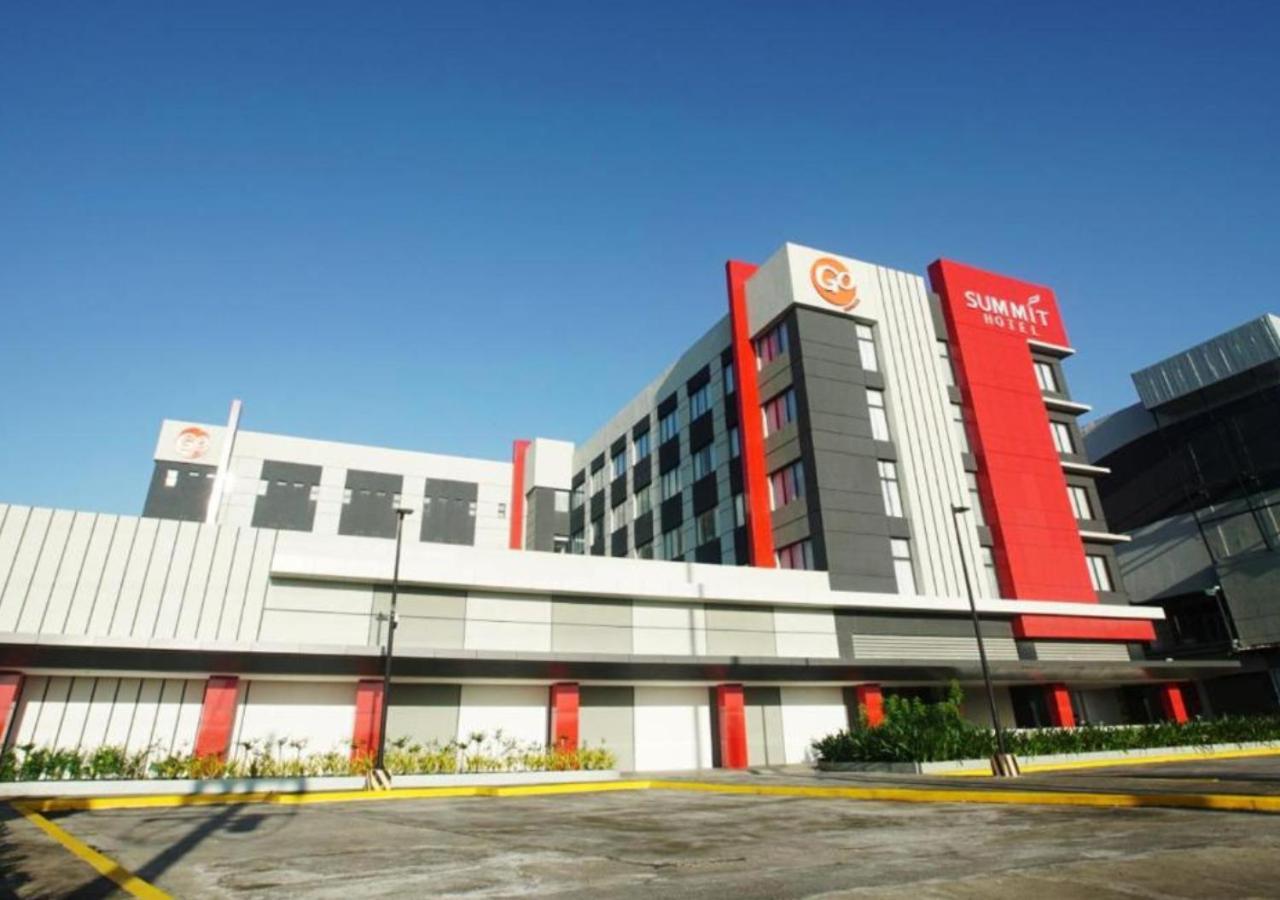 Go Hotels Plus Naga Exterior foto