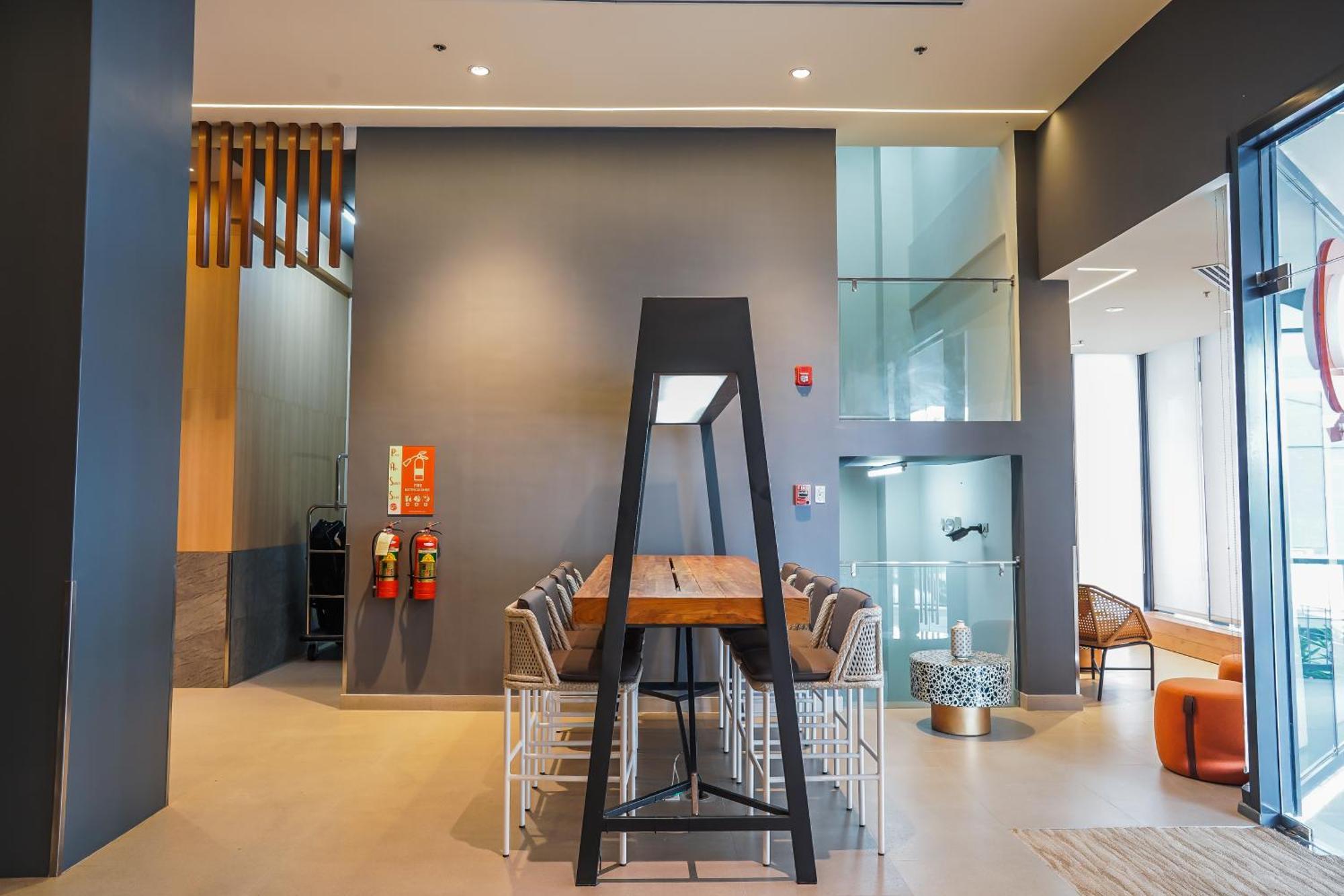Go Hotels Plus Naga Exterior foto